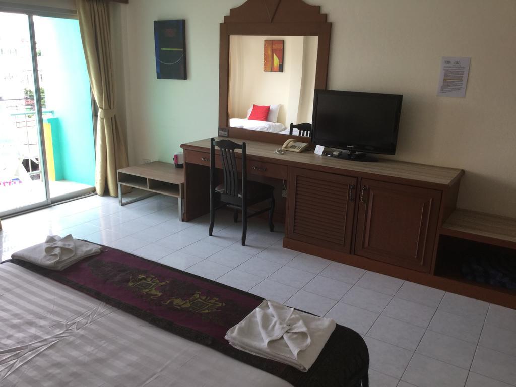 The Yim Siam Hotel Patong Exterior foto